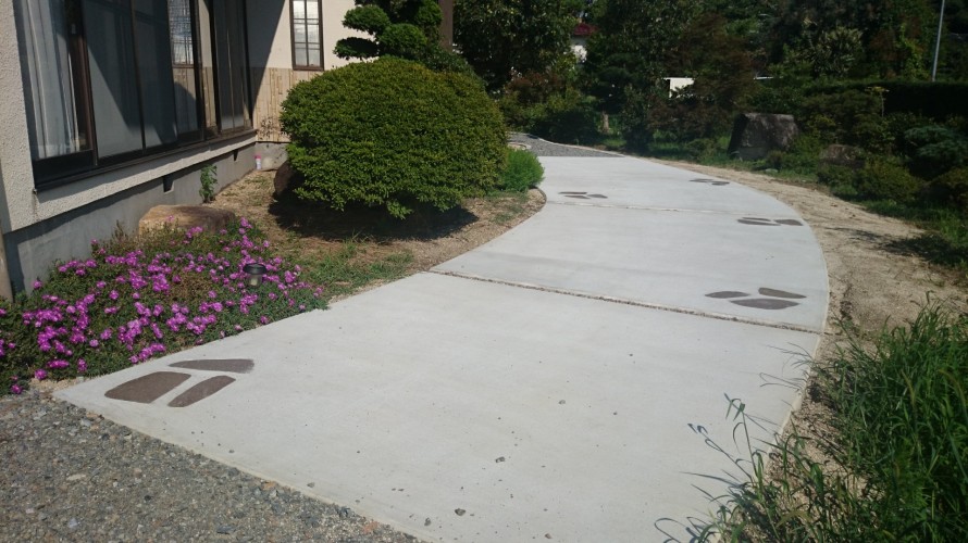 駐車場コンクリート、飯田市庭つくり、外構工事、ガーデン、ガーデニング