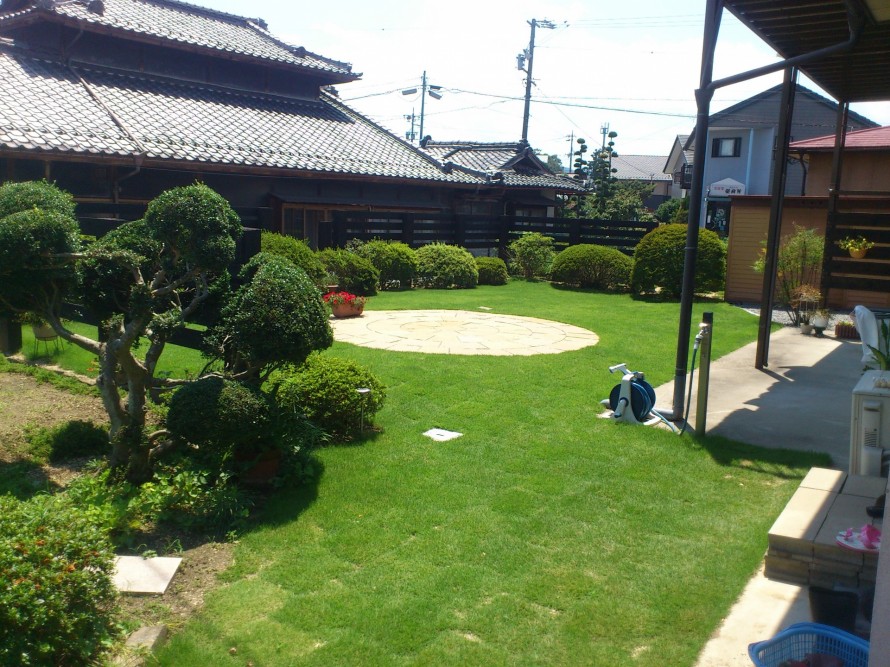 芝生、飯田市庭つくり、外構工事、ガーデン